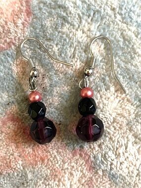 Elegant Red and Black Beaded Earrings